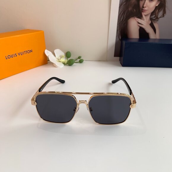 Louis Vuitton Black Wraparound Sunglasses for a Sporty Edge - Picture 4 of 9